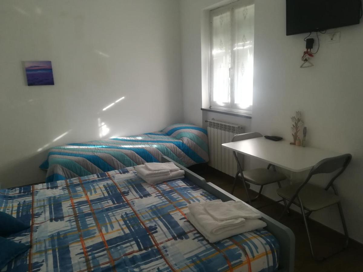 La Vie Est Belle Bed and Breakfast Finale Ligure Δωμάτιο φωτογραφία